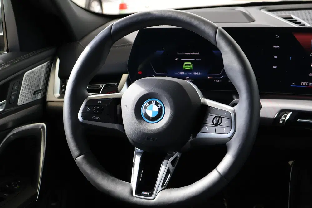 BMW iX2 eDrive20 uit 2025, foto 13