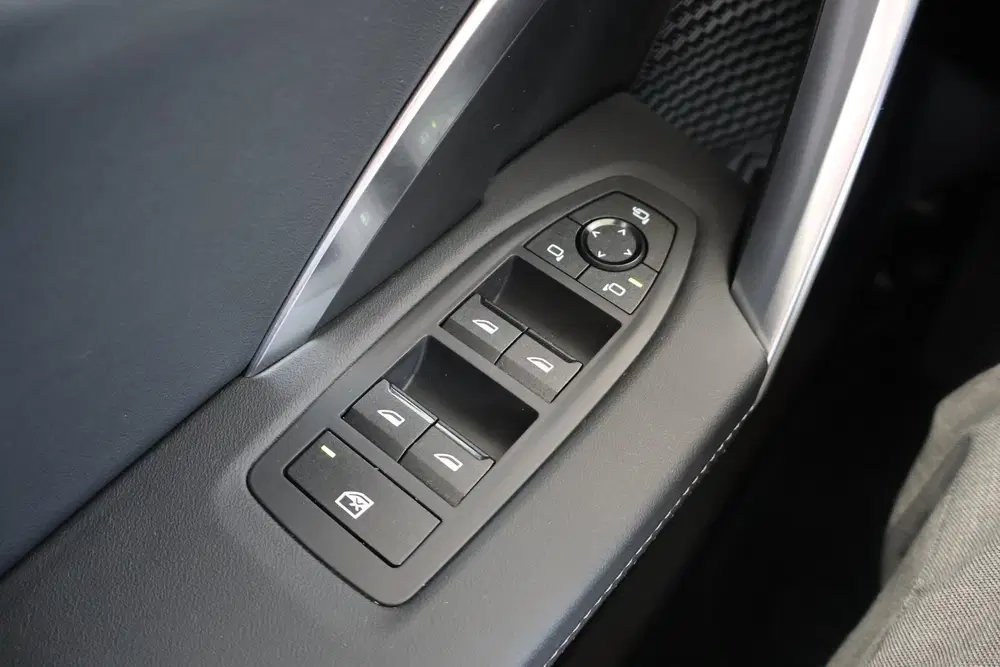 BMW iX2 eDrive20 uit 2025, foto 15