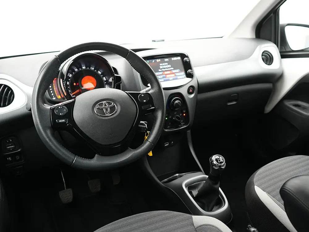 Toyota Aygo 1.0 VVT-i x-play uit 2019, foto 16