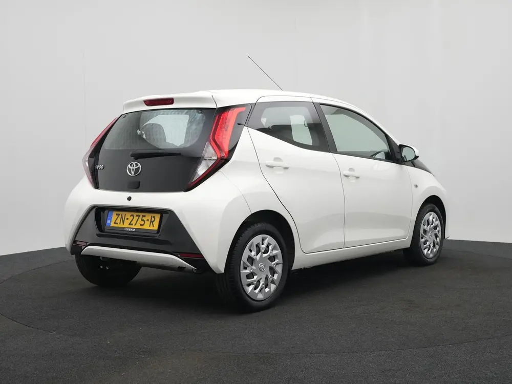 Toyota Aygo 1.0 VVT-i x-play uit 2019, foto 2