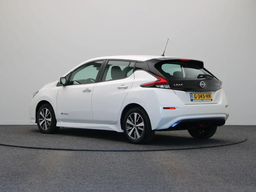 Nissan Leaf Acenta 40 kWh | Stoelverwarming | Stuurverwarmin uit 2019, foto 2
