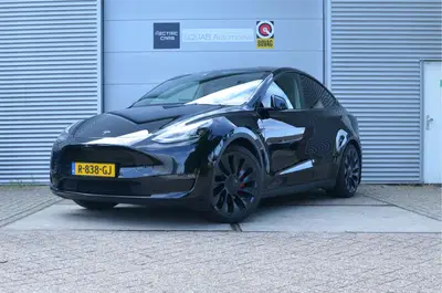 Tesla Model Y Performance AWD 75 kWh Trekhaak (1.600kg) uit 2022