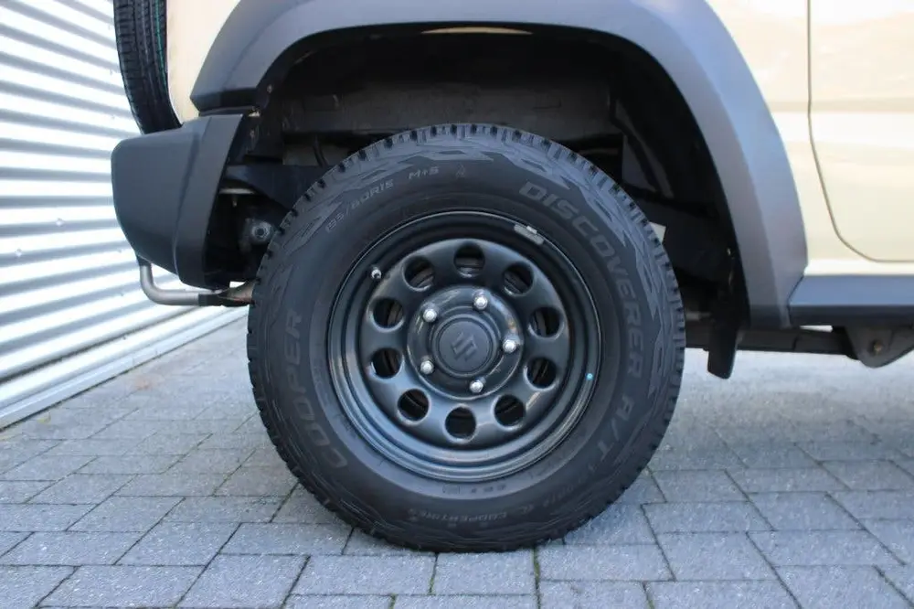 Suzuki Jimny 1.5 Stijl | 4x4 | AllGrip | 4 Persoons | Clima uit 2019, foto 13