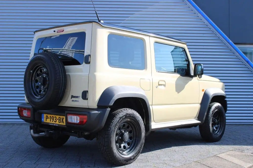Suzuki Jimny 1.5 Stijl | 4x4 | AllGrip | 4 Persoons | Clima uit 2019, foto 3