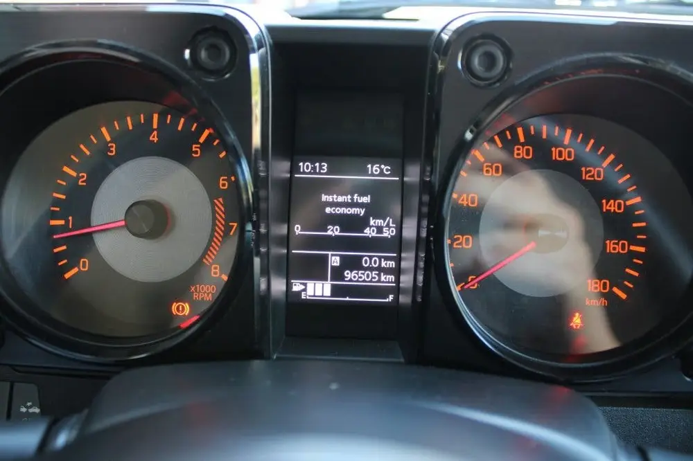 Suzuki Jimny 1.5 Stijl | 4x4 | AllGrip | 4 Persoons | Clima uit 2019, foto 6