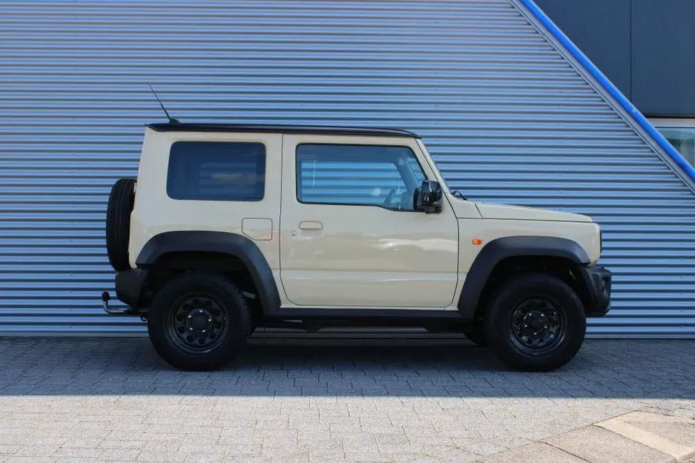 Suzuki Jimny 1.5 Stijl | 4x4 | AllGrip | 4 Persoons | Clima uit 2019, foto 7