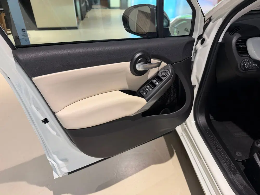 Fiat 500 1.5 Hybrid Dolcevita Sport Cabriolet uit 2023, foto 16