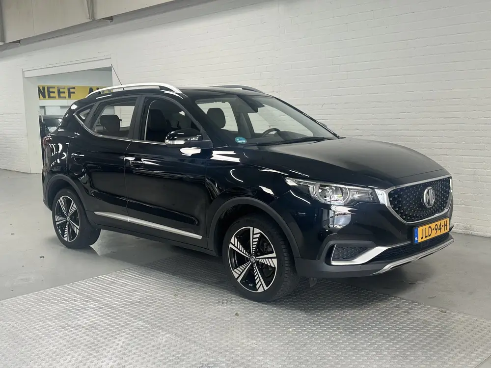 MG ZS EV Luxury 45 kWh CLIMA / CRUISE / LEER / CAMERA / P uit 2021, foto 2