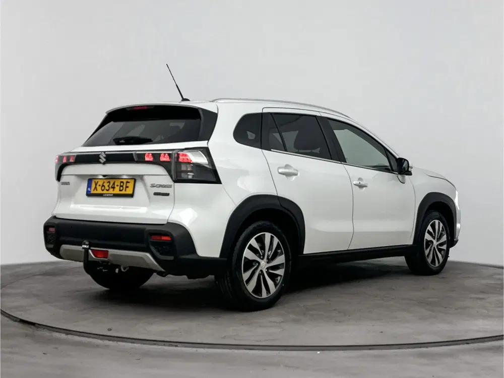 Suzuki S-Cross 1.5 Hybrid Style uit 2023, foto 2