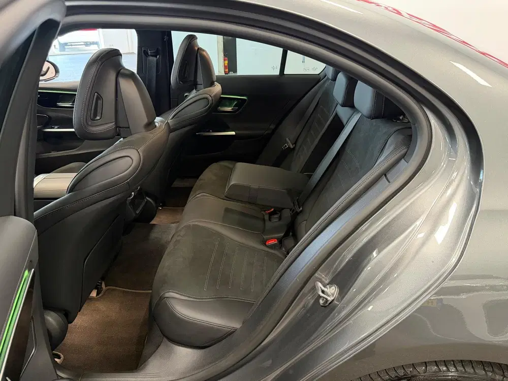 Mercedes-Benz C-Klasse 300 e NAVIGATIE uit 2023, foto 15