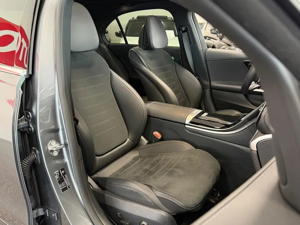 Mercedes-Benz C-Klasse 300 e NAVIGATIE uit 2023, foto 19