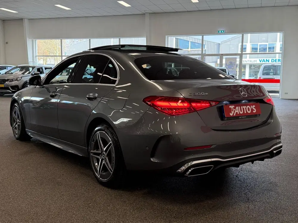 Mercedes-Benz C-Klasse 300 e NAVIGATIE uit 2023, foto 3
