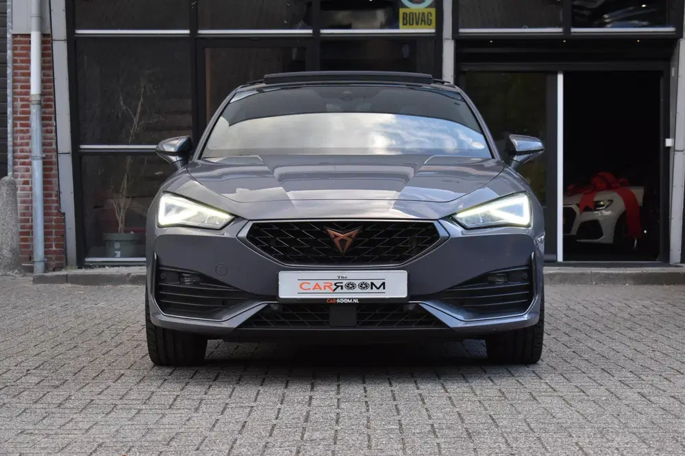 Cupra Leon 1.4 e-Hybrid VZ Copper Edition 245PK Pano uit 2022, foto 2