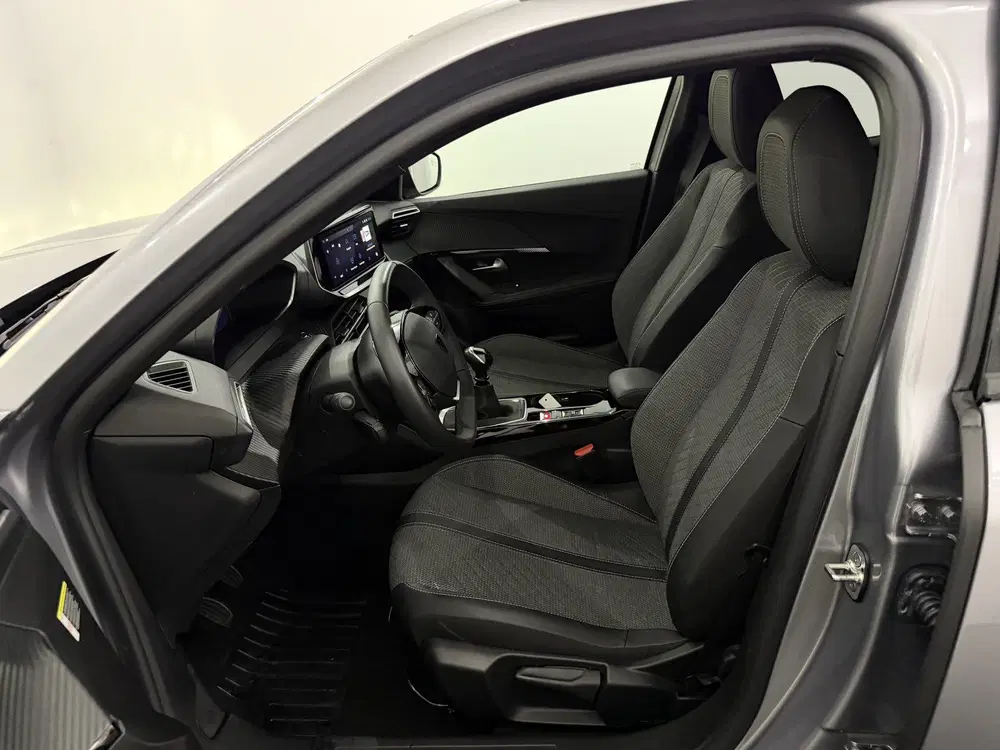Peugeot 2008 1.2 PureTech 100 Allure 360 Camera uit 2025, foto 6