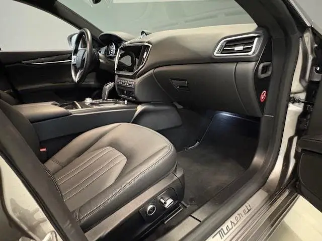 Maserati Ghibli 330pk Hybrid GT uit 2022, foto 11