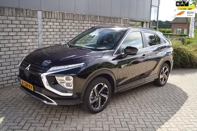 Mitsubishi Eclipse Cross 2.4 PHEV Intense+ Autom 4 WD Leder uit 2022