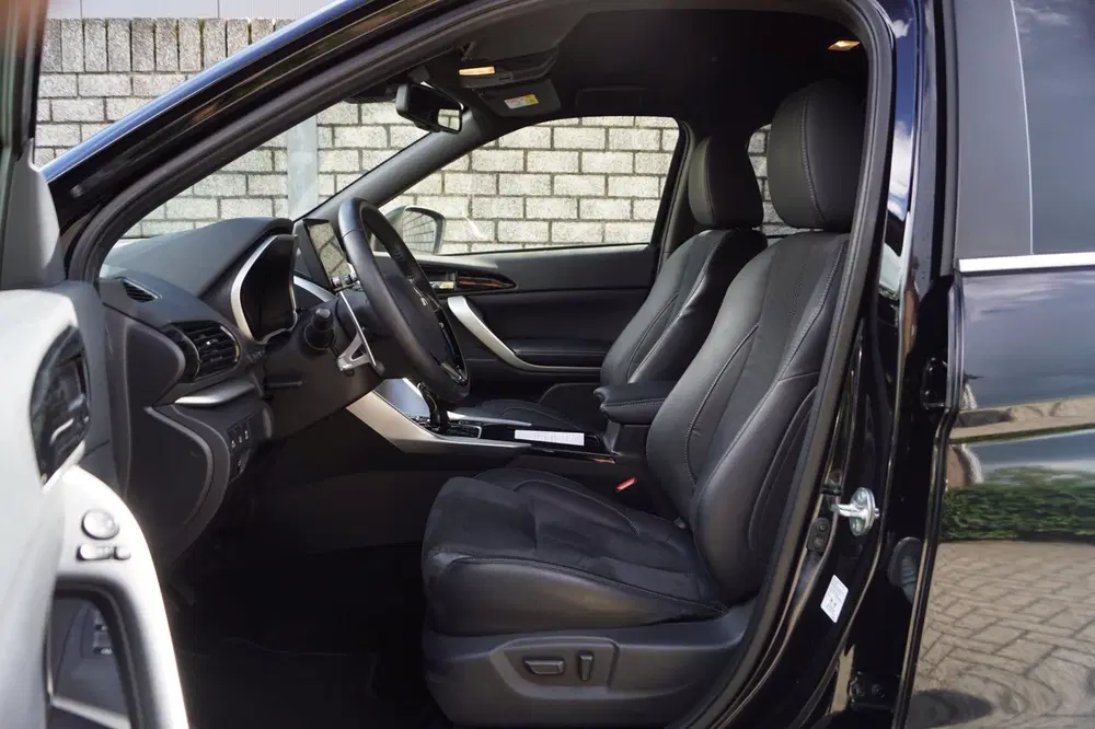 Mitsubishi Eclipse Cross 2.4 PHEV Intense+ Autom 4 WD Leder uit 2022, foto 4
