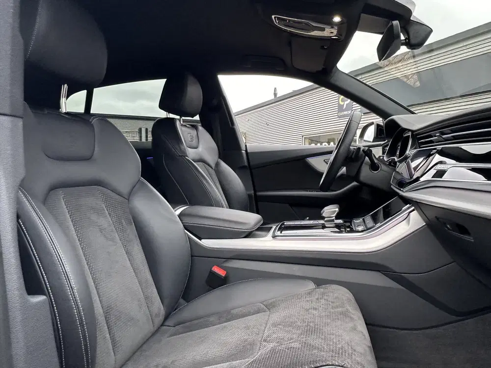 Audi Q8 55 TFSI e quattro Pro Line S-Line uit 2020, foto 12