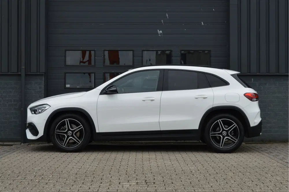 Mercedes-Benz GLA GLA 200 Business Solution AMG uit 2021, foto 3