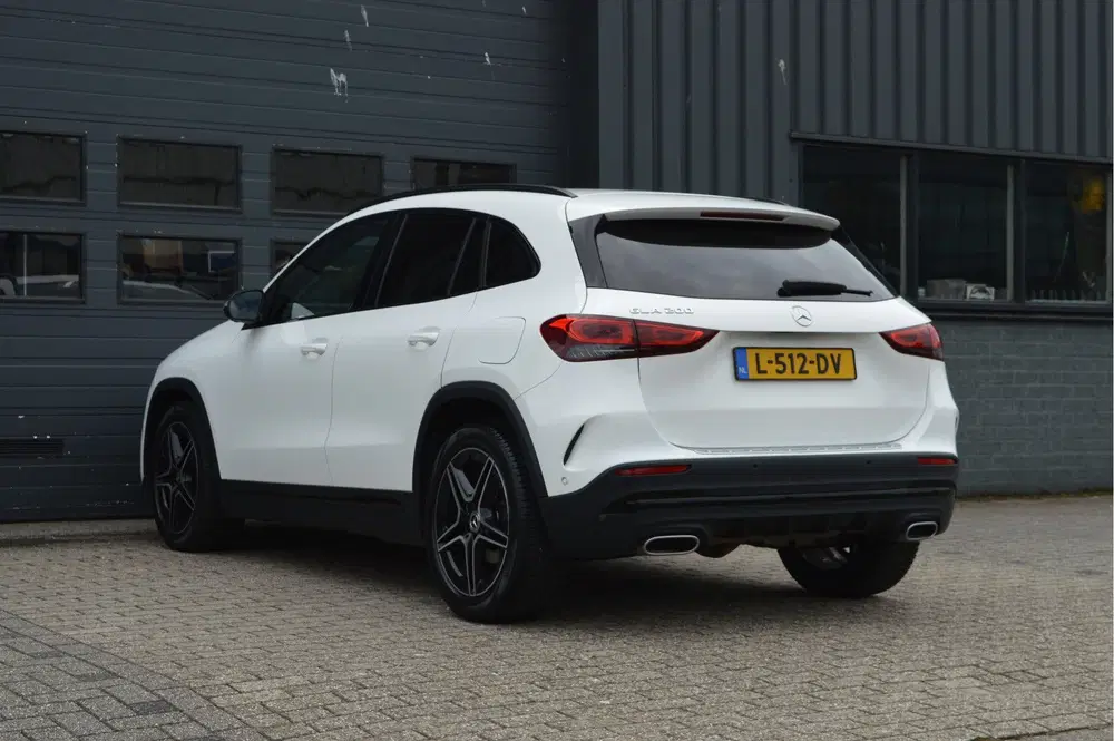 Mercedes-Benz GLA GLA 200 Business Solution AMG uit 2021, foto 4