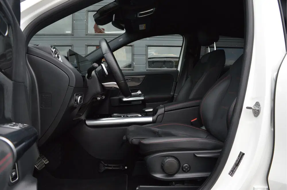 Mercedes-Benz GLA GLA 200 Business Solution AMG uit 2021, foto 8