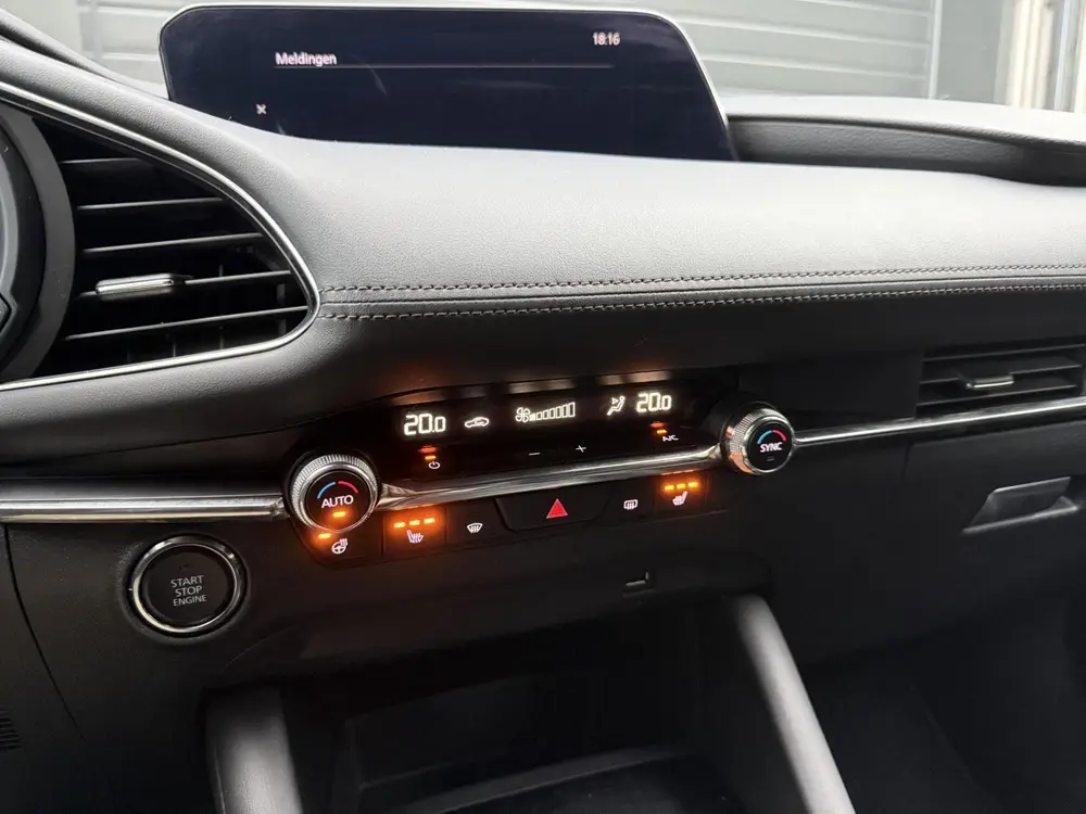Mazda 3 2.0 e-SkyActiv-G M Hybrid 122 Luxury l Car uit 2019, foto 12