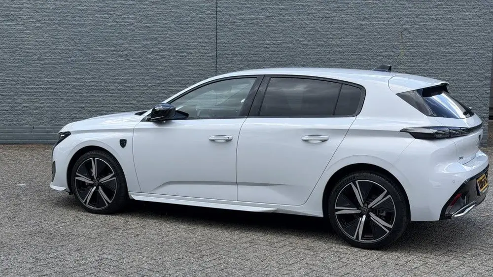 Peugeot 308 1.2 GT AUTOMAAT 18''LM 360 CAM 136PK NARDO uit 2024, foto 11