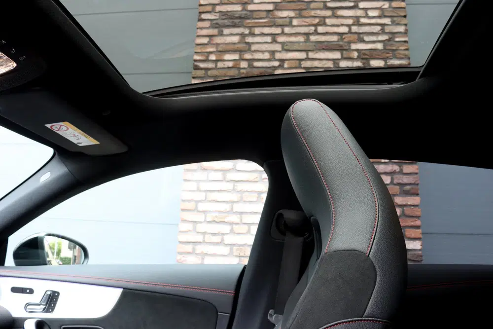 Mercedes-Benz CLA 250 e AMG Line uit 2023, foto 4