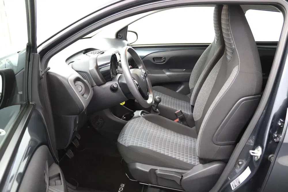 Peugeot 108 1.0 e-VTi Active uit 2021, foto 4