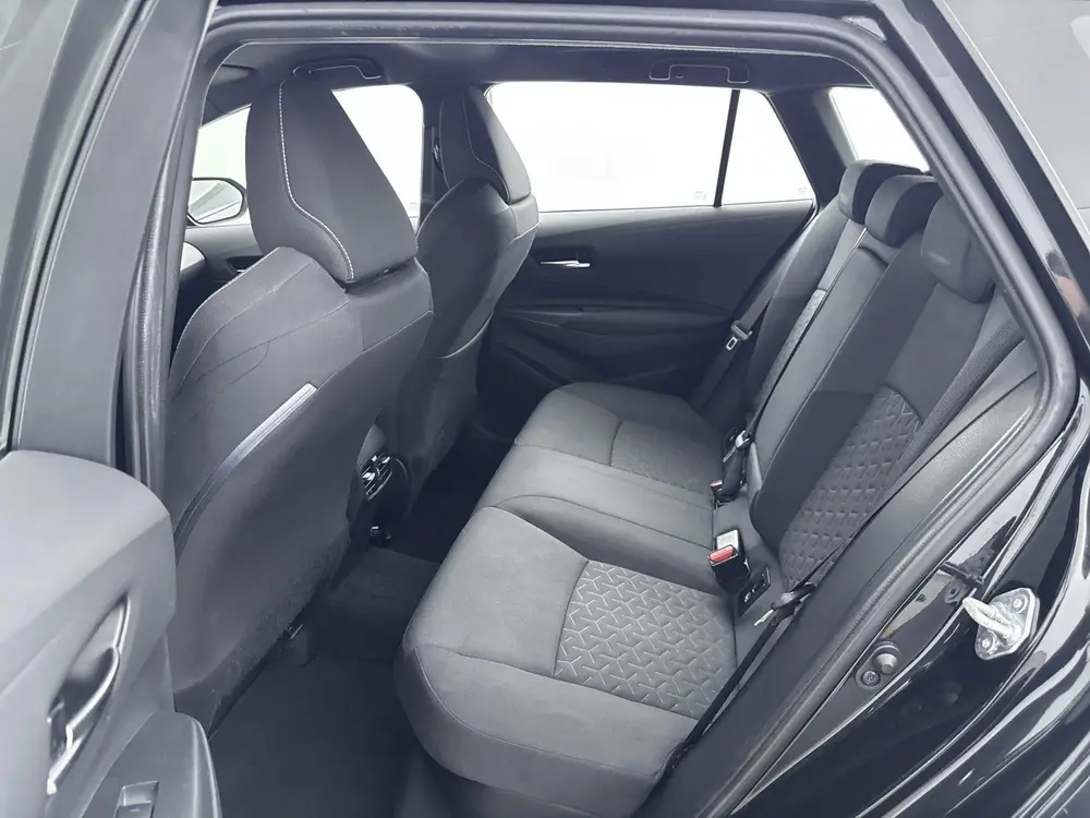 Toyota Corolla 1.8 Hybrid First Edition uit 2019, foto 17