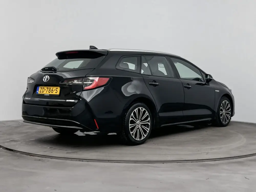 Toyota Corolla 1.8 Hybrid First Edition uit 2019, foto 2