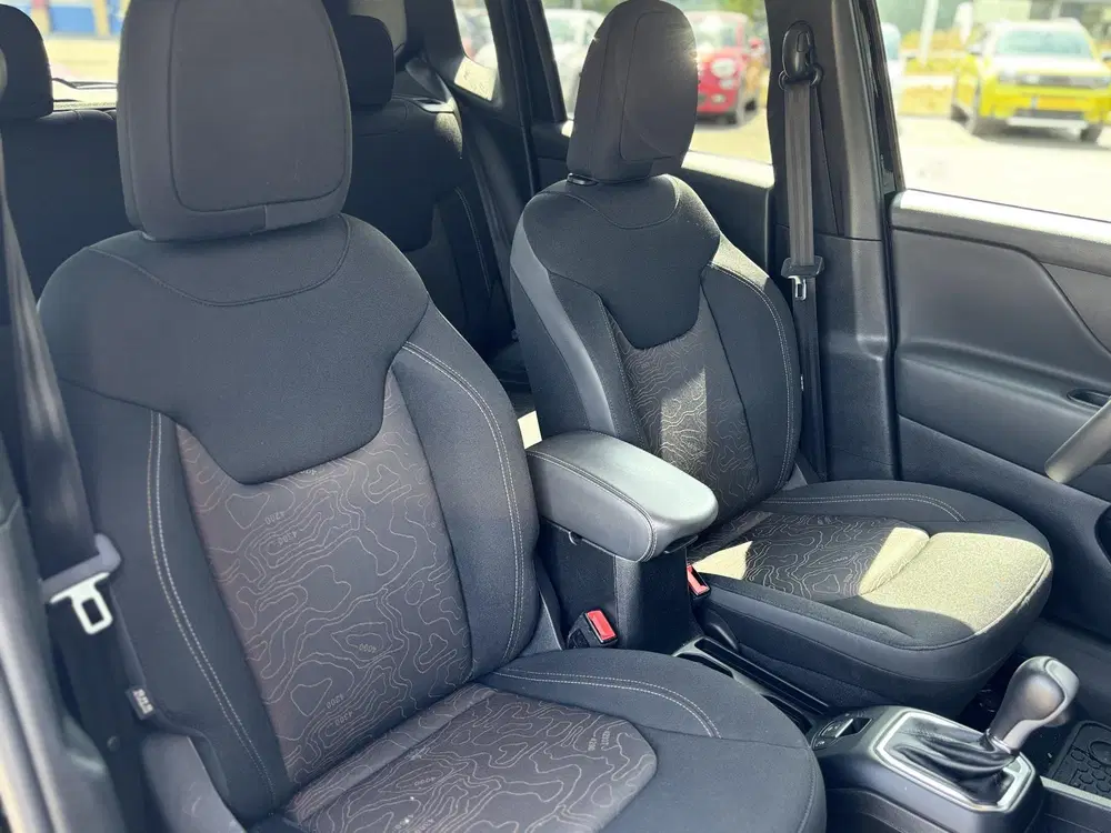 Jeep Renegade 4xe 240 Plug-in Hybrid Electric New Upland uit 2023, foto 7