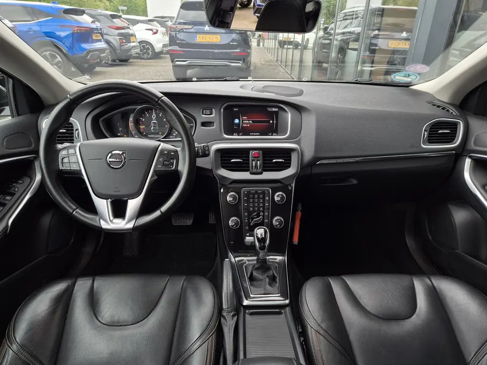 Volvo V40 Cross Country 1.5 T3 Polar+ Luxury uit 2019, foto 3