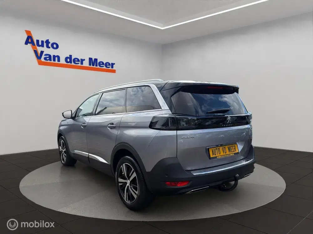Peugeot 5008 1.2 GT uit 2023, foto 2