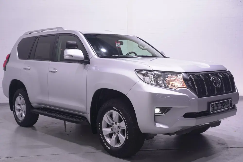 Toyota Land Cruiser 2.8 D-4D-F 177 pk 5 Drs Grijs Kenteken 2 uit 2019, foto 2