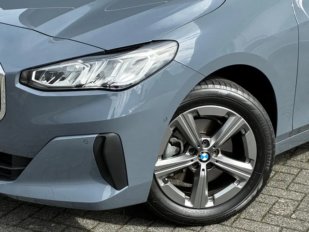 BMW 2-serie 220i Automaat uit 2023, foto 7