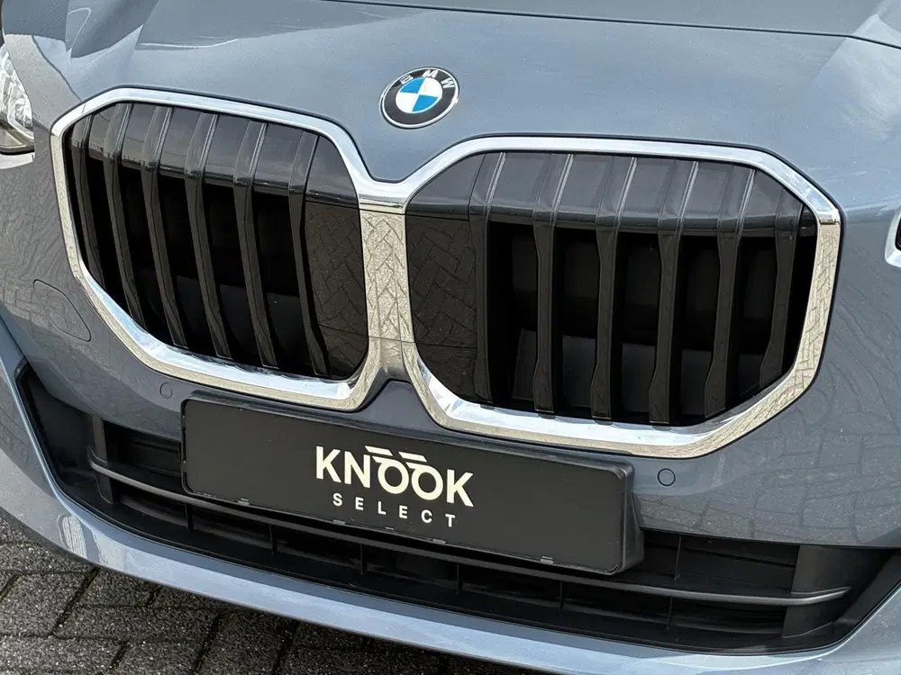 BMW 2-serie 220i Automaat uit 2023, foto 8