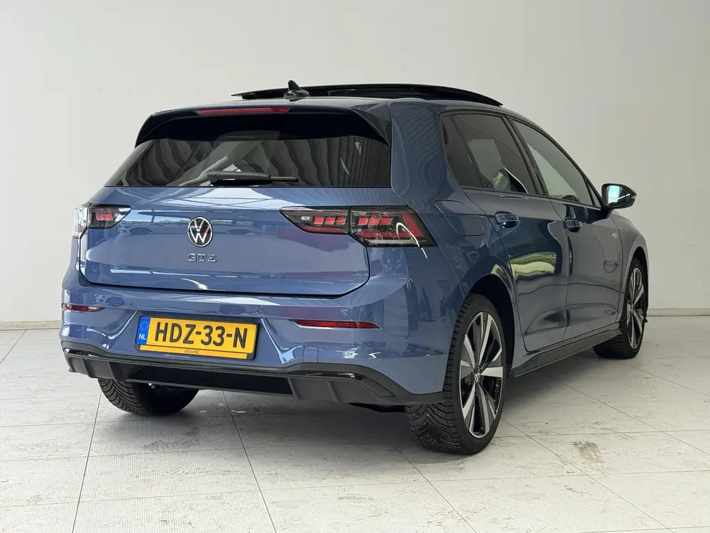 Volkswagen Golf 1.5 eHybrid GTE | Panoramadak | 360° Camera uit 2025, foto 2