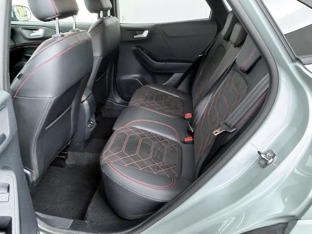 Ford Puma EcoBoost Hybrid 125 pk ST-Line X uit 2025, foto 10