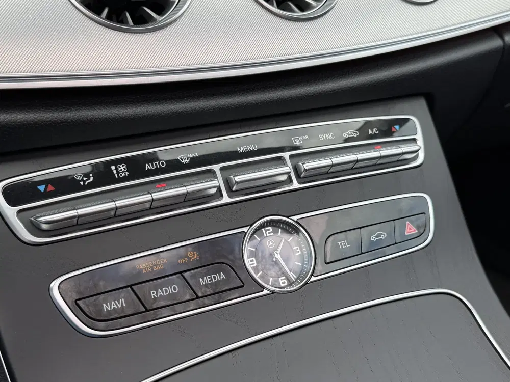 Mercedes-Benz E-Klasse 200 AMG * * LEDER uit 2019, foto 12