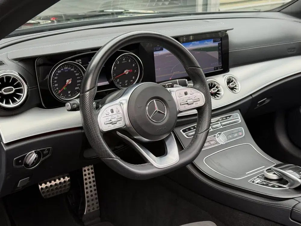 Mercedes-Benz E-Klasse 200 AMG * * LEDER uit 2019, foto 16