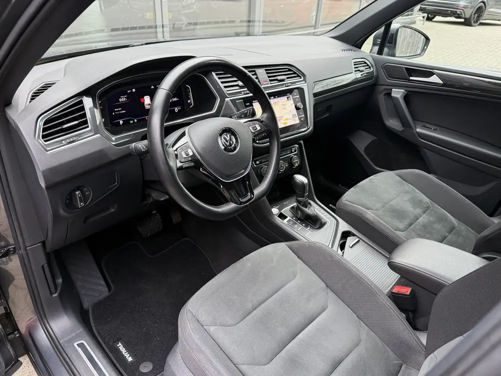 Volkswagen Tiguan 1.5 TSI ACT *!* R-LINE *!* PANODAK/ CAMERA uit 2019, foto 2