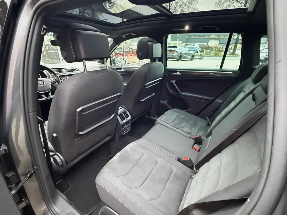 Volkswagen Tiguan 1.5 TSI ACT *!* R-LINE *!* PANODAK/ CAMERA uit 2019, foto 20