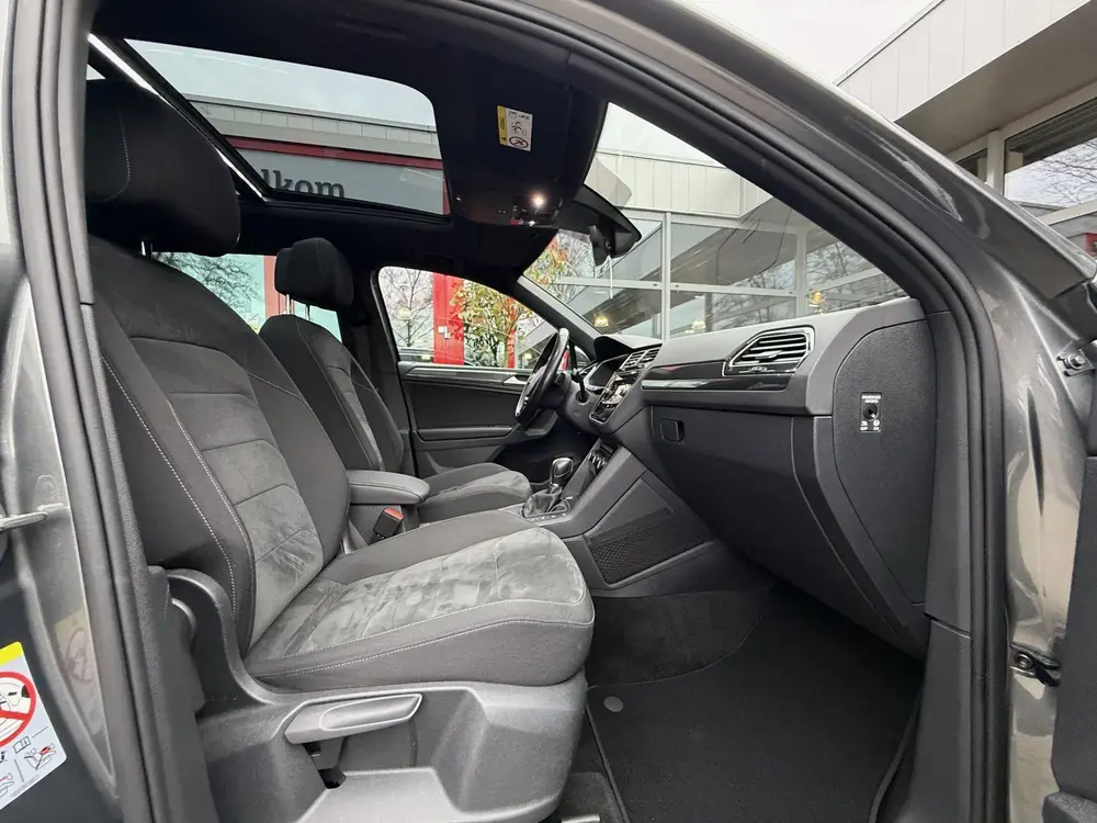 Volkswagen Tiguan 1.5 TSI ACT *!* R-LINE *!* PANODAK/ CAMERA uit 2019, foto 4