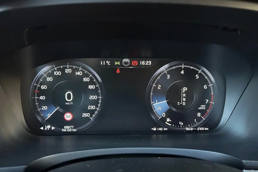 Volvo V90 2.0 T4 R-DESIGN uit 2019, foto 10