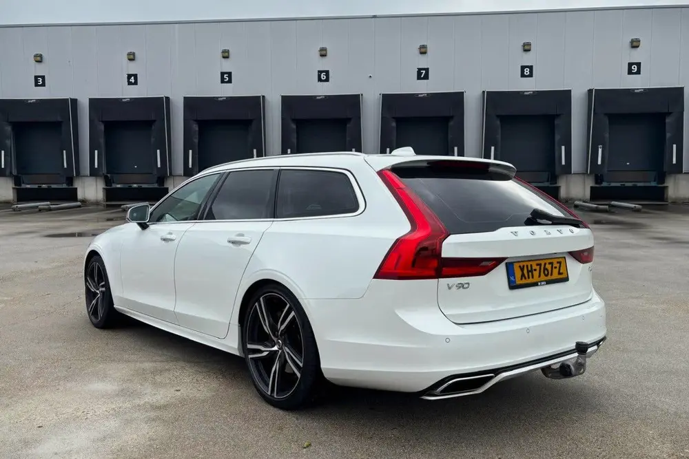 Volvo V90 2.0 T4 R-DESIGN uit 2019, foto 3