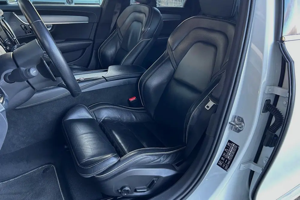 Volvo V90 2.0 T4 R-DESIGN uit 2019, foto 4