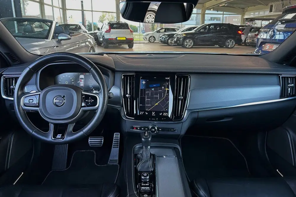 Volvo V90 2.0 T4 R-DESIGN uit 2019, foto 9