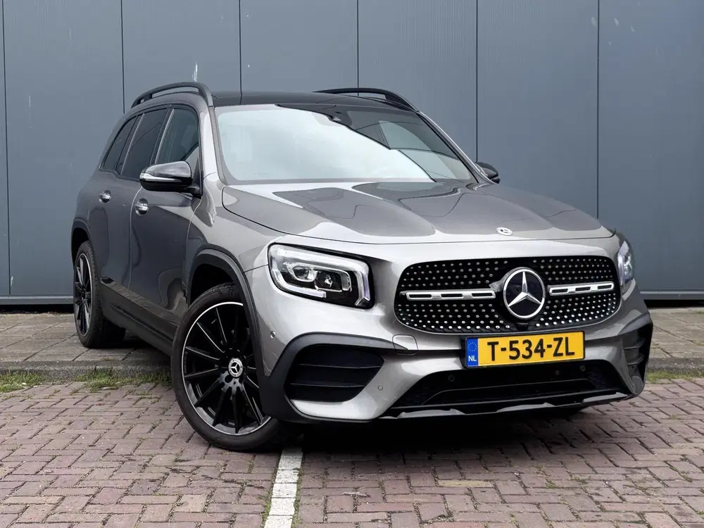 Mercedes-Benz GLB 200 AMG Line uit 2023, foto 3