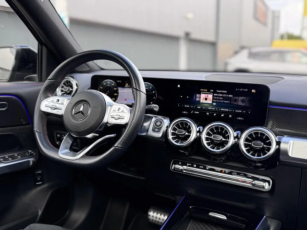 Mercedes-Benz GLB 200 AMG Line uit 2023, foto 4